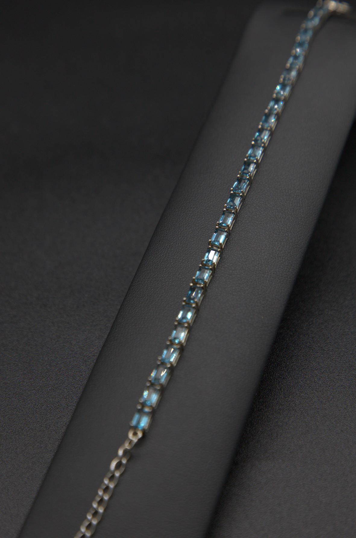 Pulsera de plata con gemas Kyanita