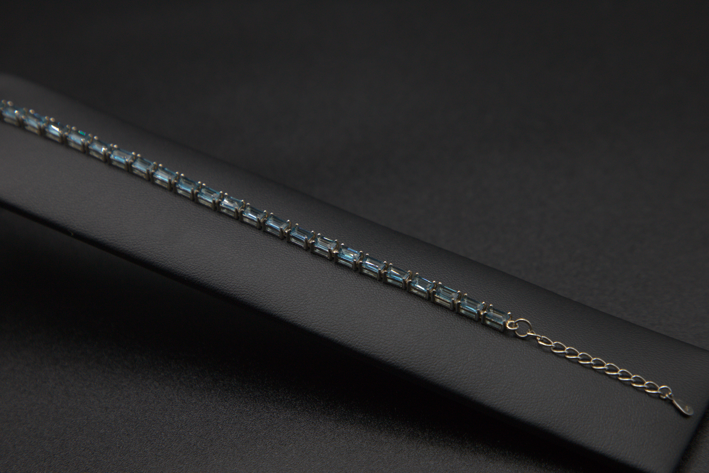 Pulsera de plata con gemas Kyanita